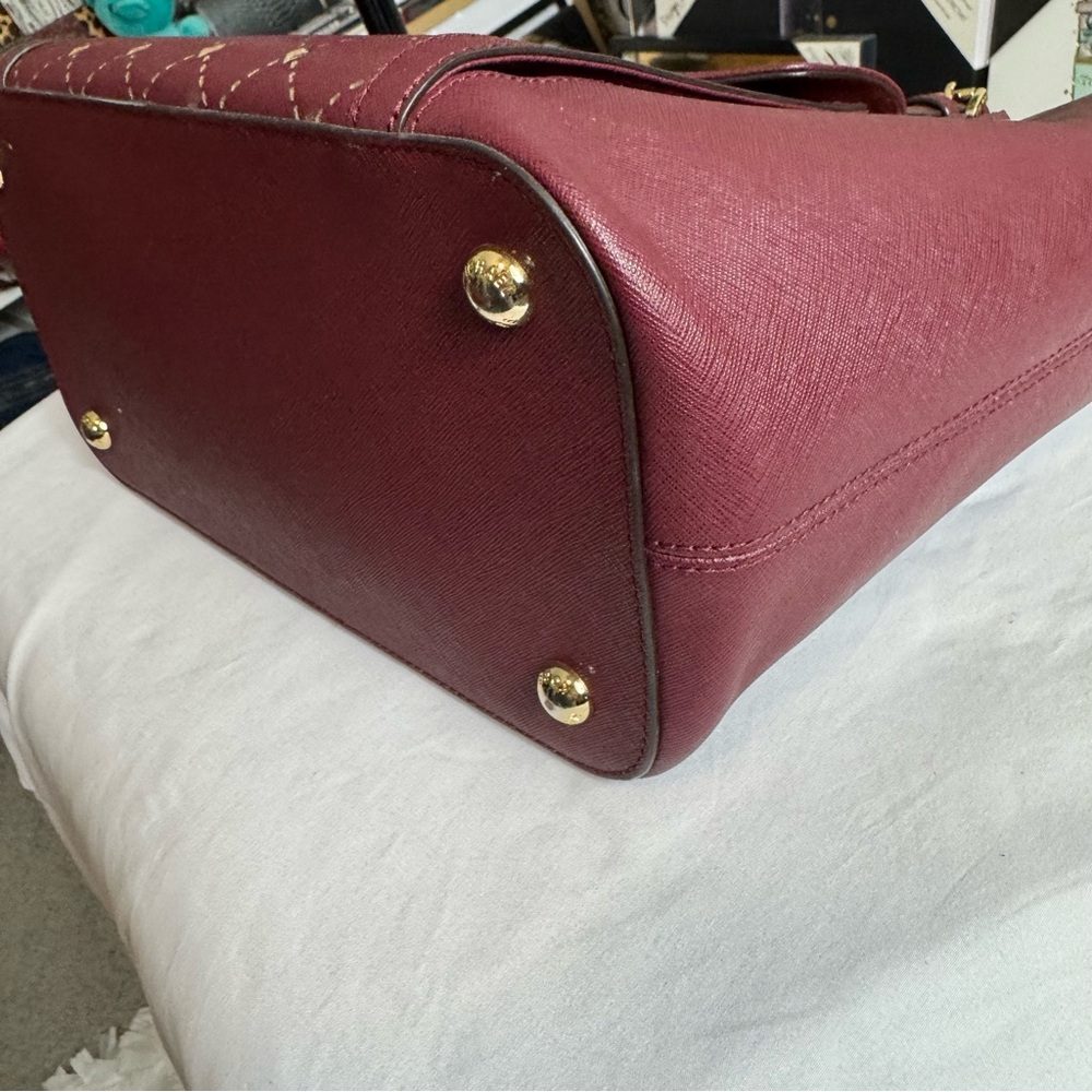 NWOT Michael Kors Jet Set Maroon Tote Bag with and Gold Metal Accents - Picture 6 of 11